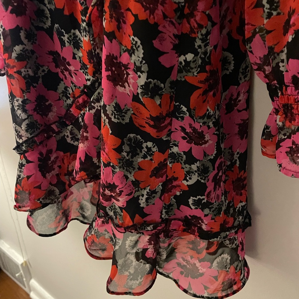H&M size medium dress pink black red floral - Picture 6 of 11